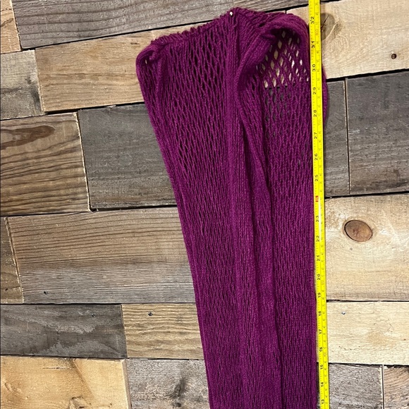 Elegant Magenta/Purple Knit Infinity Scarf - Picture 5 of 9